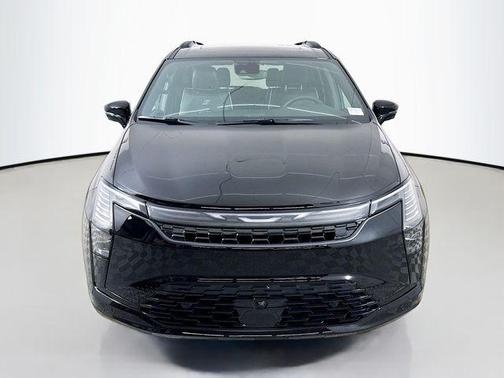 Diamond Black Crystal Pearlcoat 2027 Chrysler Pacifica Limited