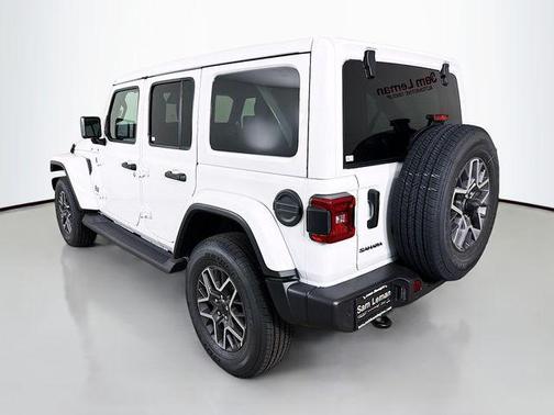 2025 Jeep Wrangler 4-Door Sahara 4x4