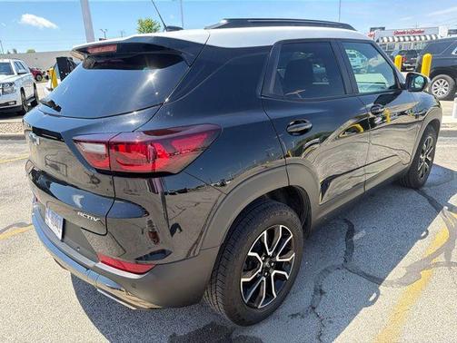 Mosaic Black Metallic 2024 Chevrolet Trailblazer ACTIV