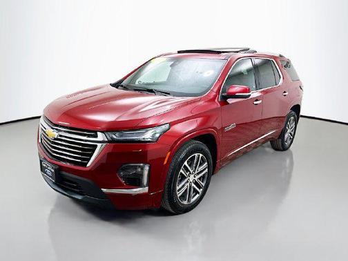 Radiant Red Tintcoat 2023 Chevrolet Traverse High Country
