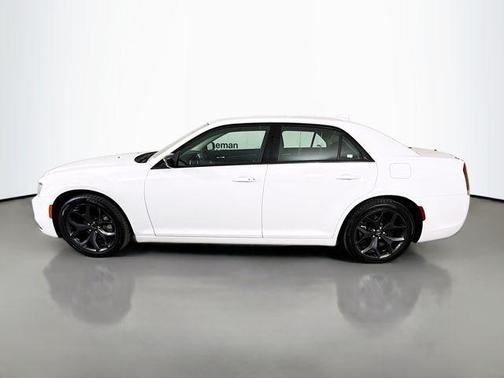 2023 Chrysler 300 Touring