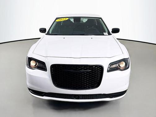 2023 Chrysler 300 Touring