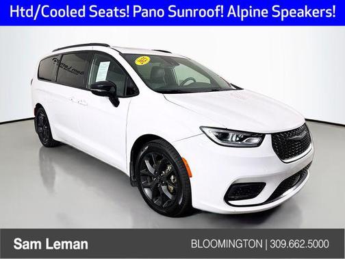 Bright White Clearcoat 2025 Chrysler Pacifica Limited