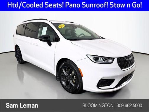 Bright White Clearcoat 2025 Chrysler Pacifica Limited