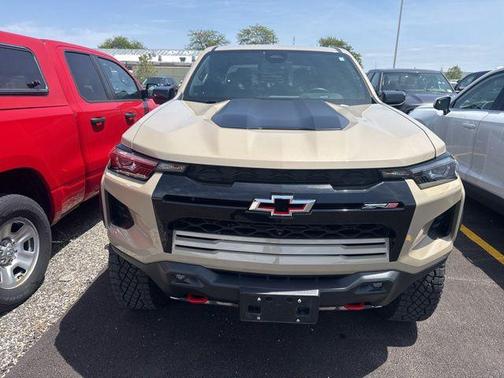 Sand Dune Metallic 2024 Chevrolet Colorado ZR2