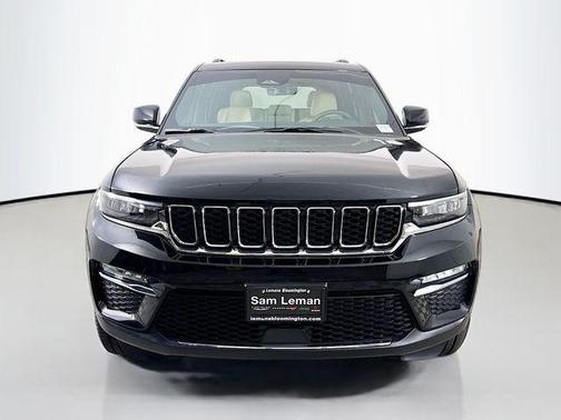 Diamond Black Crystal Pearlcoat 2025 Jeep Grand Cherokee Limited