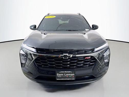 Mosaic Black Metallic 2025 Chevrolet Trax FWD 2RS