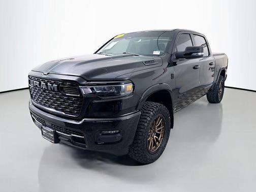Diamond Black Crystal Pearlcoat 2025 RAM 1500 Big Horn/Lone Star