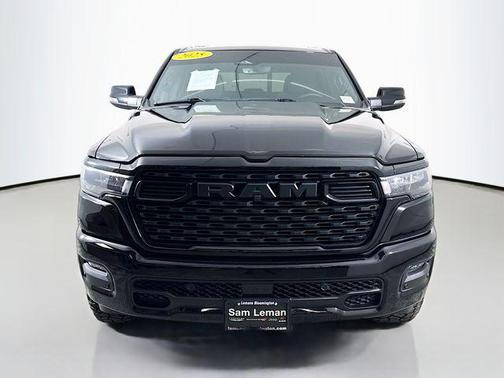 Diamond Black Crystal Pearlcoat 2025 RAM 1500 Big Horn/Lone Star
