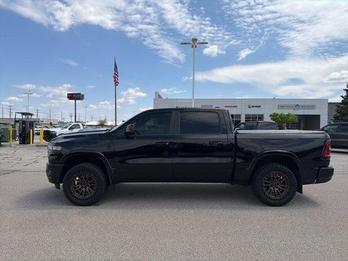 Diamond Black Crystal Pearlcoat 2025 RAM 1500 Big Horn/Lone Star