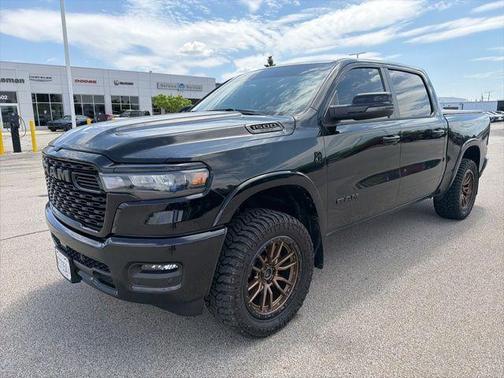 Diamond Black Crystal Pearlcoat 2025 RAM 1500 Big Horn/Lone Star