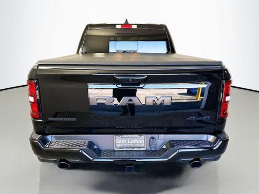 Diamond Black Crystal Pearlcoat 2025 RAM 1500 Big Horn/Lone Star