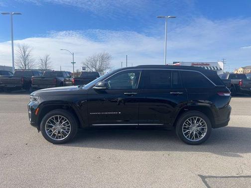 2025 Jeep Grand Cherokee Summit