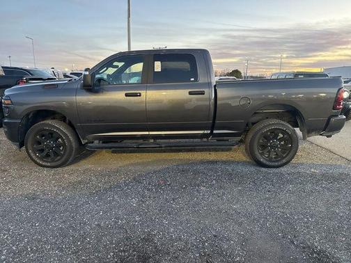 2025 RAM 2500 Big Horn Crew Cab 4x4 6'4' Box
