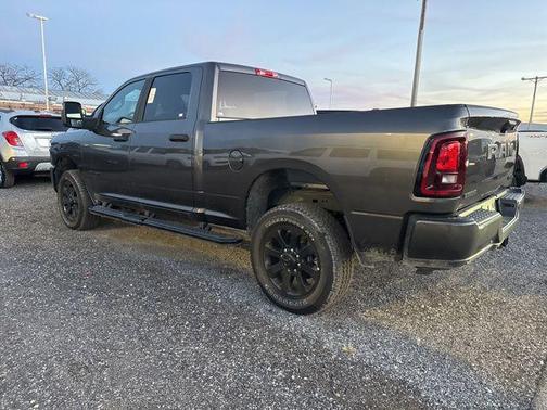 2025 RAM 2500 Big Horn Crew Cab 4x4 6'4' Box