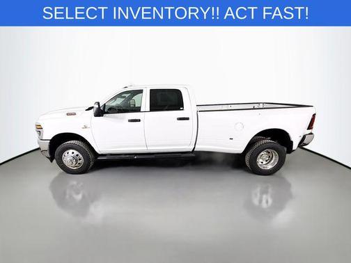 2026 RAM 3500 Tradesman Crew Cab 4x4 8' Box