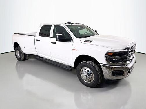 2026 RAM 3500 Tradesman Crew Cab 4x4 8' Box