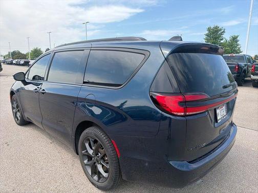 Fathom Blue Pearlcoat 2023 Chrysler Pacifica Touring L