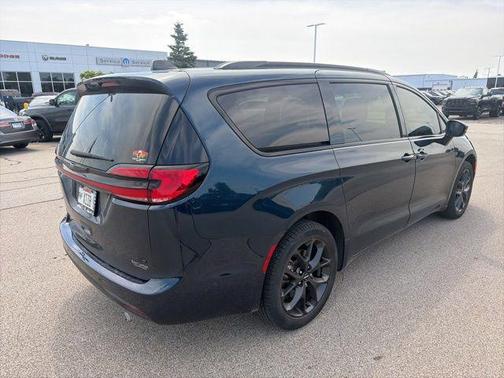 Fathom Blue Pearlcoat 2023 Chrysler Pacifica Touring L