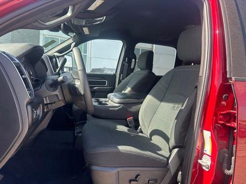 Molten Red Pearlcoat 2026 RAM 2500 Big Horn Crew Cab 4x4 6'4' Box