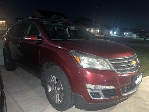 Siren Red Tintcoat 2017 Chevrolet Traverse 2LT