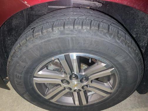 Siren Red Tintcoat 2017 Chevrolet Traverse 2LT