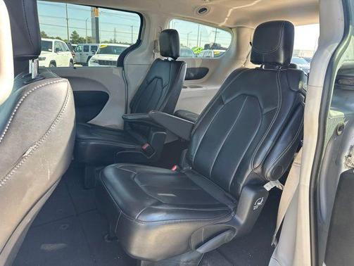Silver Mist Clearcoat 2024 Chrysler Pacifica Touring L