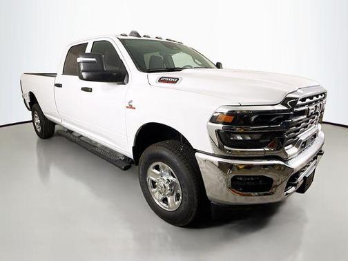 2025 RAM 2500 Tradesman Crew Cab 4x4 8' Box