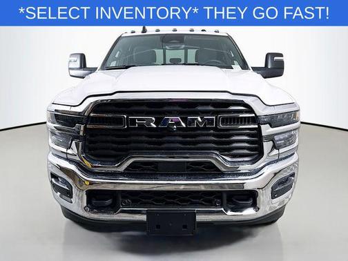 2025 RAM 2500 Tradesman Crew Cab 4x4 8' Box