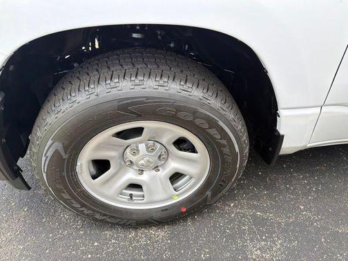 Bright White Clearcoat 2026 RAM 1500 Tradesman