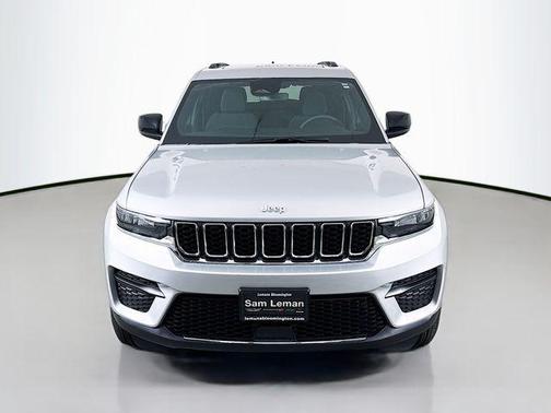 2024 Jeep Grand Cherokee Laredo
