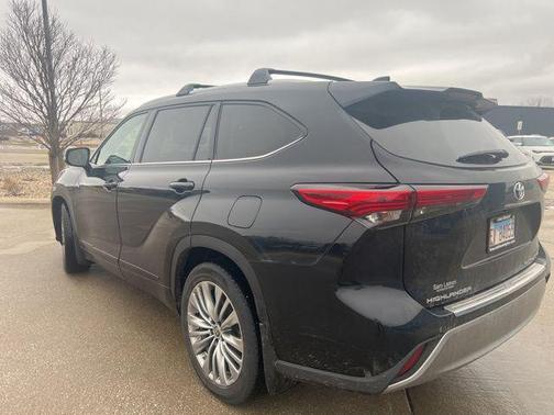 2021 Toyota Highlander Platinum