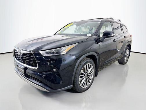 Midnight Black Metallic 2021 Toyota Highlander Platinum