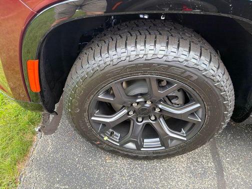 Velvet Red Pearlcoat 2026 Jeep Grand Wagoneer Upland