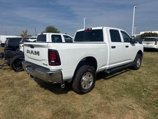 2025 RAM 2500 Tradesman Crew Cab 4x4 6'4' Box