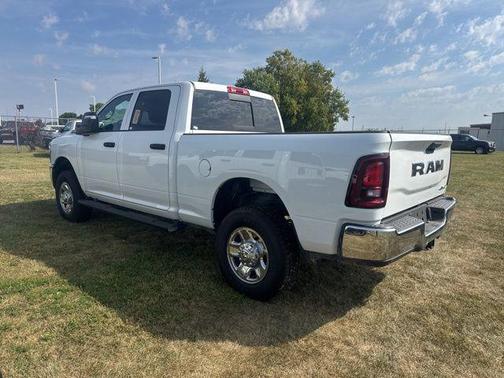 2025 RAM 2500 Tradesman Crew Cab 4x4 6'4' Box