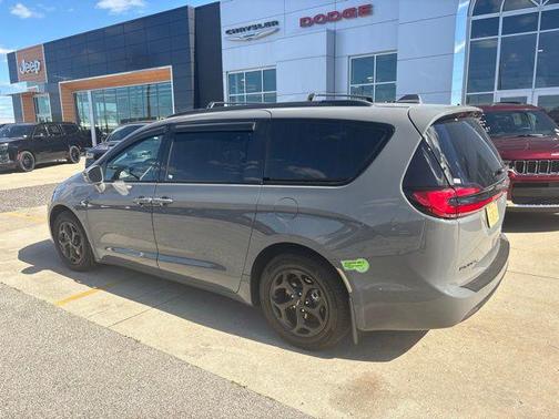 Ceramic Gray Clearcoat 2022 Chrysler Pacifica Hybrid Touring L