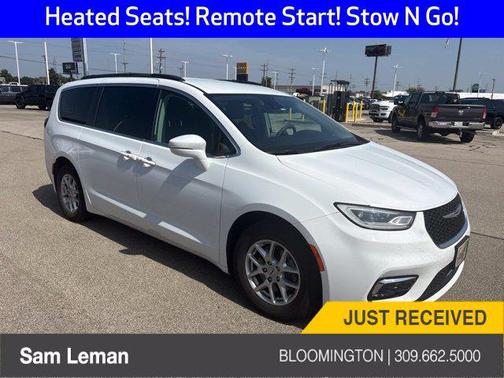 Bright White Clearcoat 2022 Chrysler Pacifica Touring L