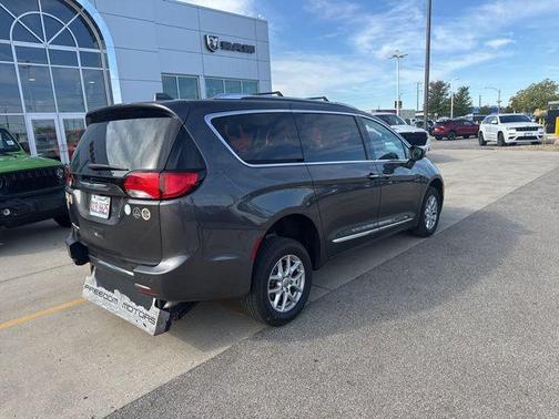 2020 Chrysler Pacifica Touring L