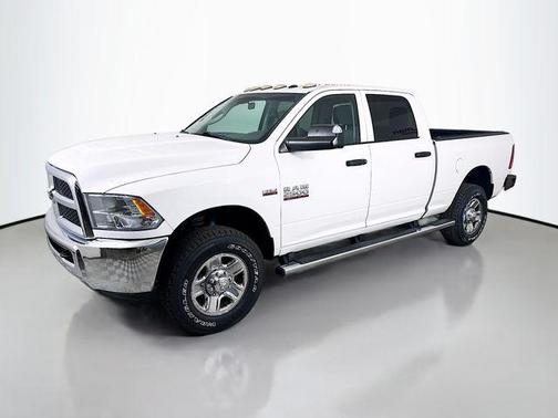 2017 RAM 2500 Tradesman Crew Cab 4x4 6'4' Box