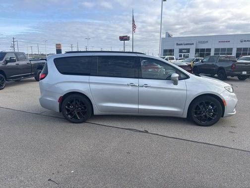 2022 Chrysler Pacifica Limited