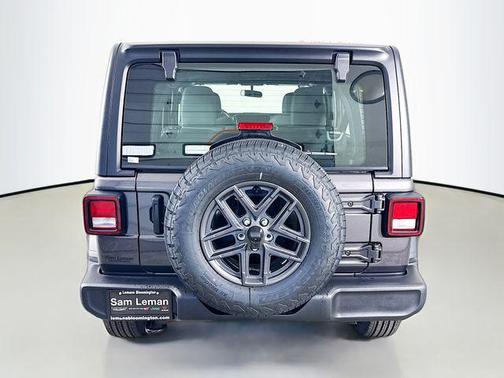 Granite Crystal Metallic Clearcoat 2026 Jeep Wrangler Sport