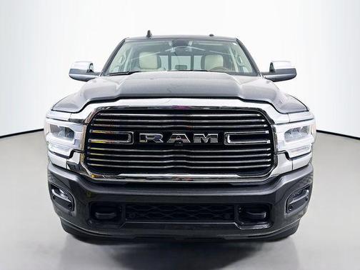 2022 RAM 3500 Laramie Crew Cab 4x4 8' Box