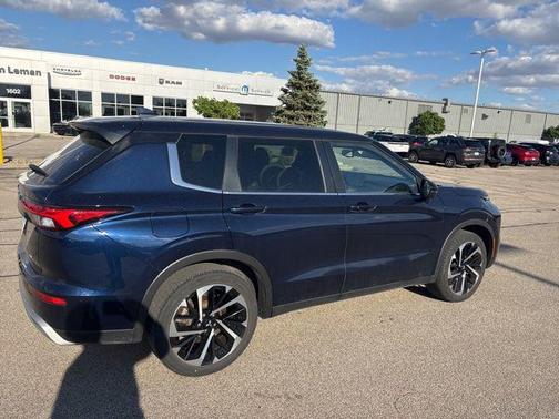 Cosmic Blue Metallic 2022 Mitsubishi Outlander SE