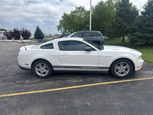 Performance White 2012 Ford Mustang V6