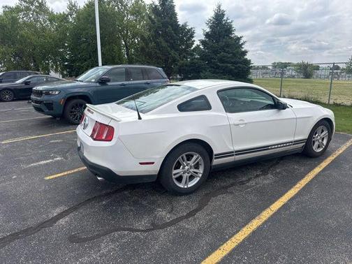 Performance White 2012 Ford Mustang V6