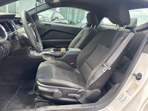Performance White 2012 Ford Mustang V6