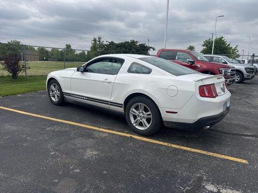 Performance White 2012 Ford Mustang V6