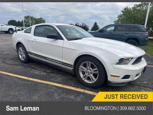 Performance White 2012 Ford Mustang V6