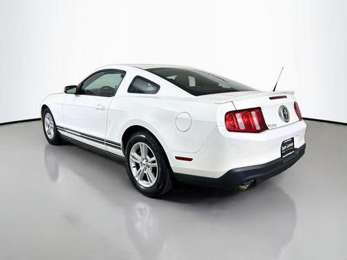 Performance White 2012 Ford Mustang V6